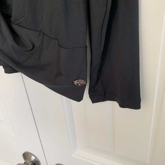 Tahari Sport  Size XL Black Top - Picture 2 of 5